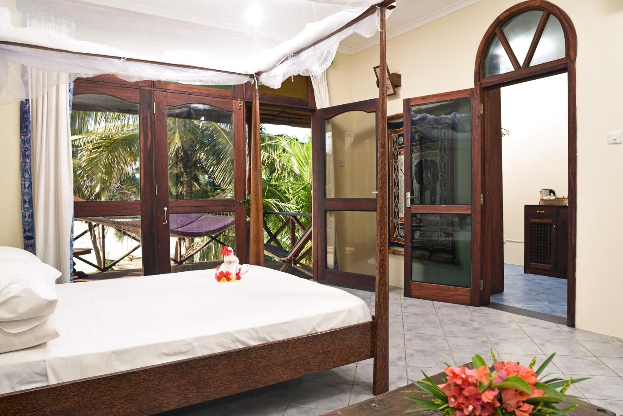Mnarani Beach Cottages Nungwi Room photo